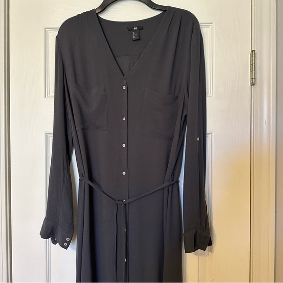 H&M charcoal button up shirt midi - Picture 1 of 6